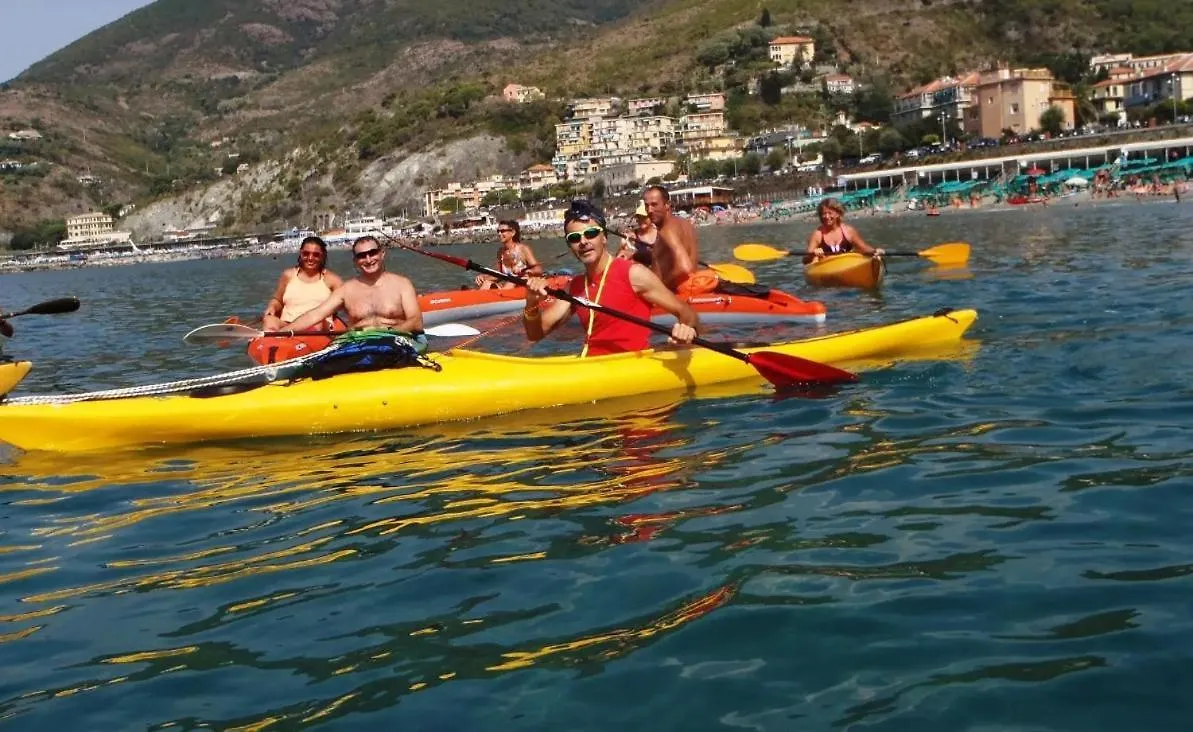 Salotto Sul Mare Bed & Breakfast Genoa 0*,